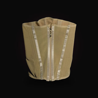 NUDE ILLUSION — faja corset en nude, vista de tres cuartos