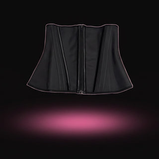 Faja BLACKOUT SCULPT vista frontal, látex negro con varillas verticales